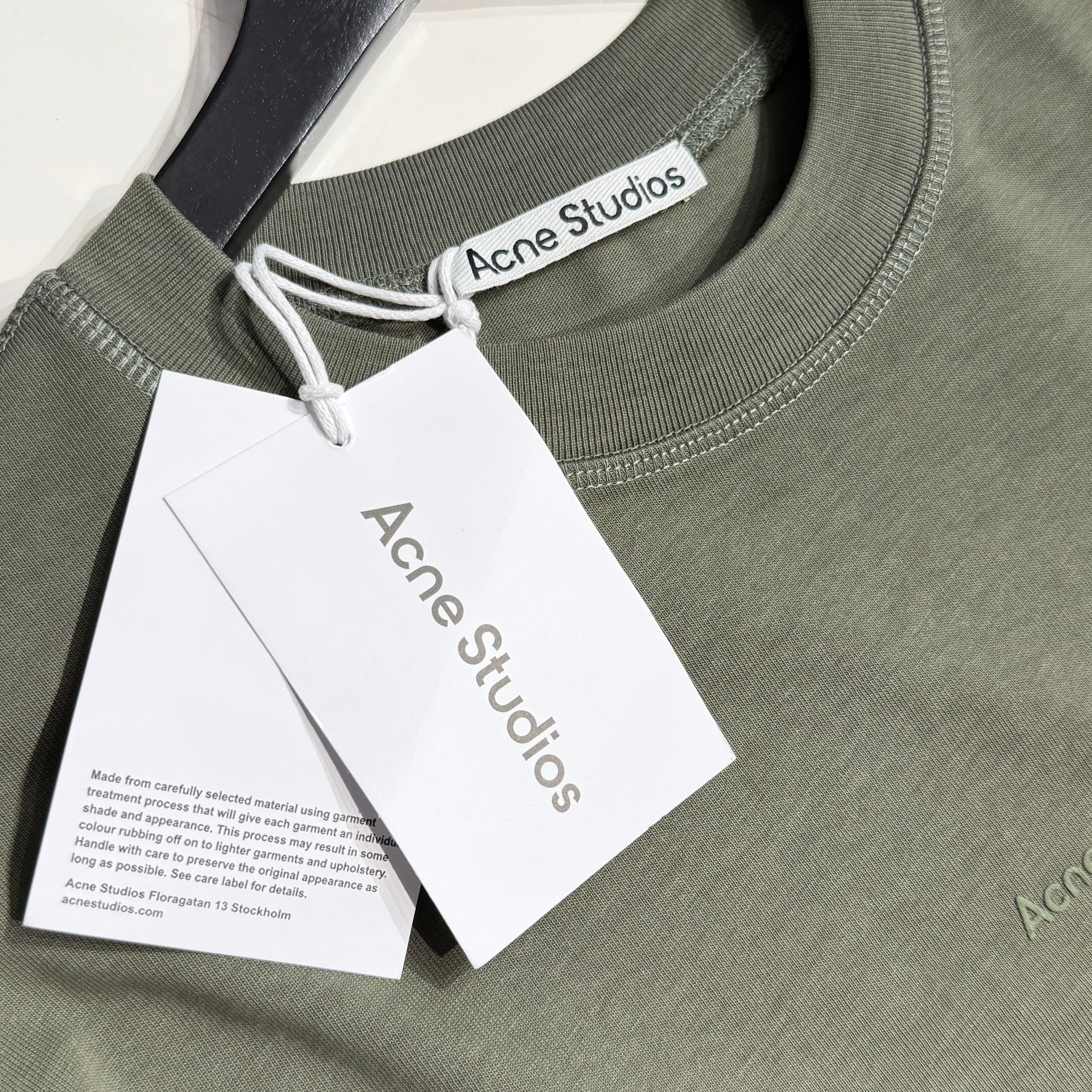 T-SHIRT ACNE STUDIOS CON LOGO STAMPATO - VESTIBILITÀ COMODA