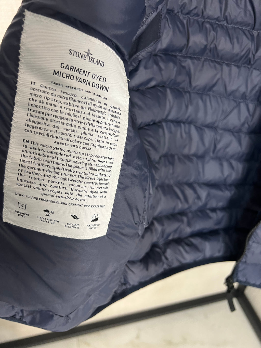 JACKET GARMENT DYED
MICRO YARN DOWN